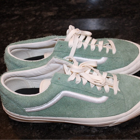 Vans vault - Picture 2 of 4